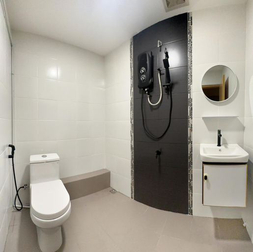 Bathroom 3, THE GLAM INN, Papar