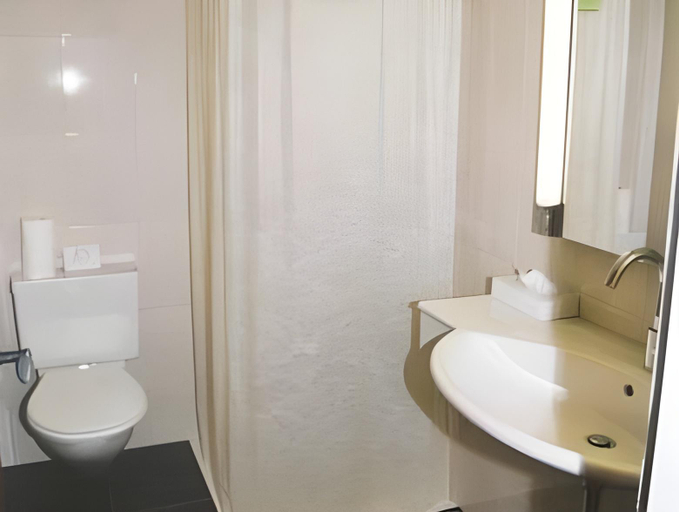 Bathroom 3, Hirschen Eggiwil, Signau