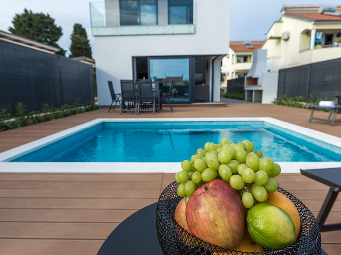 Sport & Beauty 2, Amazing villa in Unknown w/ , Pakoštane
