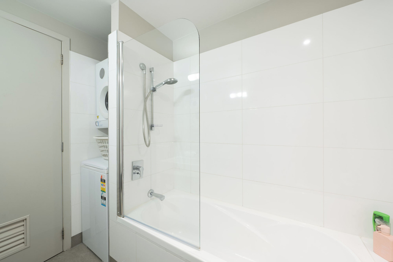 Bathroom 4, Paihia Waterfront Suites, Far North