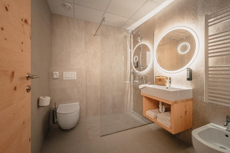 Bathroom 4, Cristallo Sport & Wellness Hotel, Trento