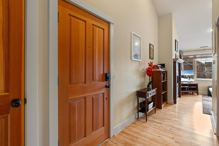 Bedroom, The Three Sisters Walk to Downtown Sisters, Deschutes