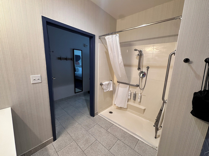 Bathroom 5, Spark by Hilton Guilford, New Haven