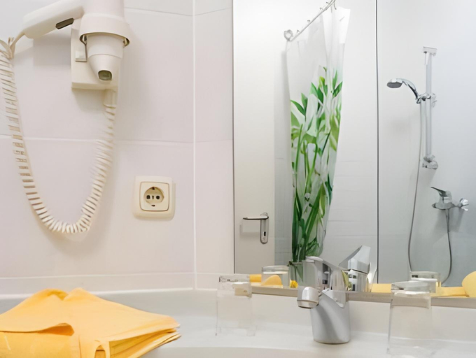Bathroom 4, Hotel Garden Cottage Mit Kostenfreien Parkplätzen, Dresden