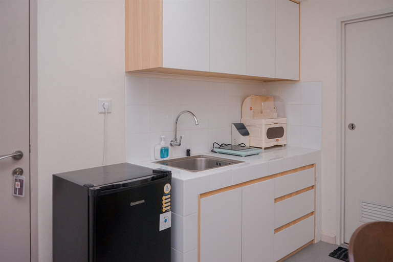 Private kitchen 5, Minimalist 1Br With Extra Room Tokyo Riverside Pik 2 Apartment, Tangerang