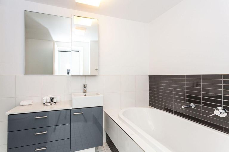 Bathroom 4, Lorne Chalet Apartment 38, Surf Coast - West