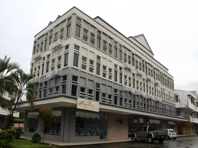 Exterior & Views