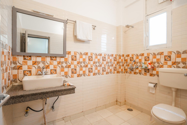 Bathroom 2, Hotel Chakrah By Hermitage Rishikesh, Garhwal