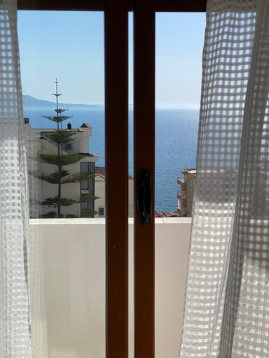 Others 4, Astoria Apartments, Sarandës