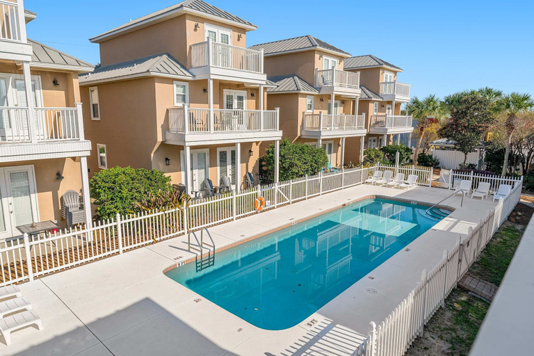 Sport & Beauty, Palm Breeze Retreat Sleeps 10!, Bay