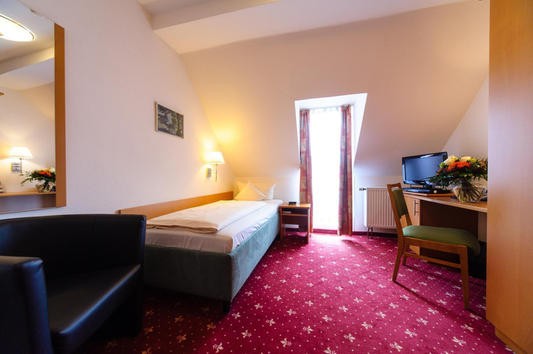 Bedroom 3, Akzent Hotel Goldner Stern, Forchheim