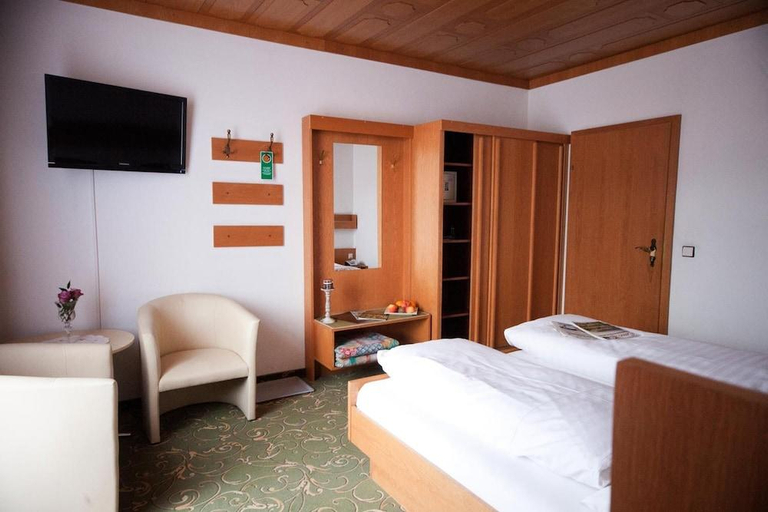 Bedroom 4, Hotel Zur Post, Passau