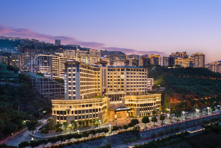 Exterior & Views