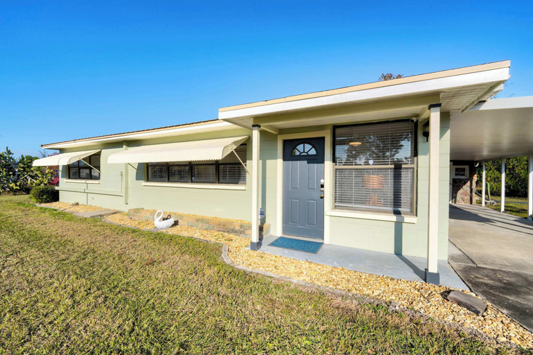 Exterior & Views 2, Break of Dawne, Osceola