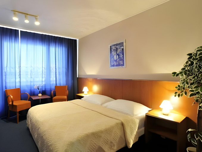 Bedroom 2, Hotel Krystal, Hodonín