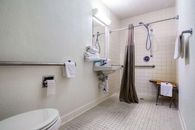 Bathroom 4, Motel 6 Rancho Mirage, CA - Palm Springs, Riverside