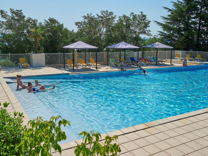 Sport & Beauty, Bungalow in Lanzac with Panoramic Views, Lot