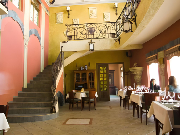 Food & Drinks 3, Letuchiy Gollandets, Uzhhorods'ka