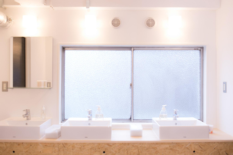 Bathroom 5, Little Japan, Taitō