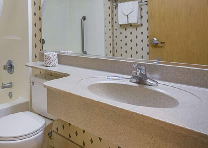 Bathroom 4, Motel 6 Bernalillo, NM, Sandoval