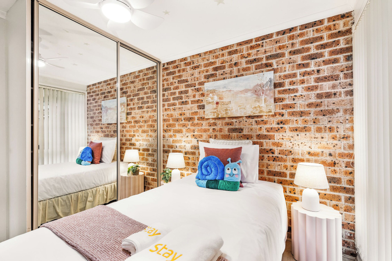 Room 5, StayAU Cozy 3BR Suburban Ingleburn, Campbelltown - North