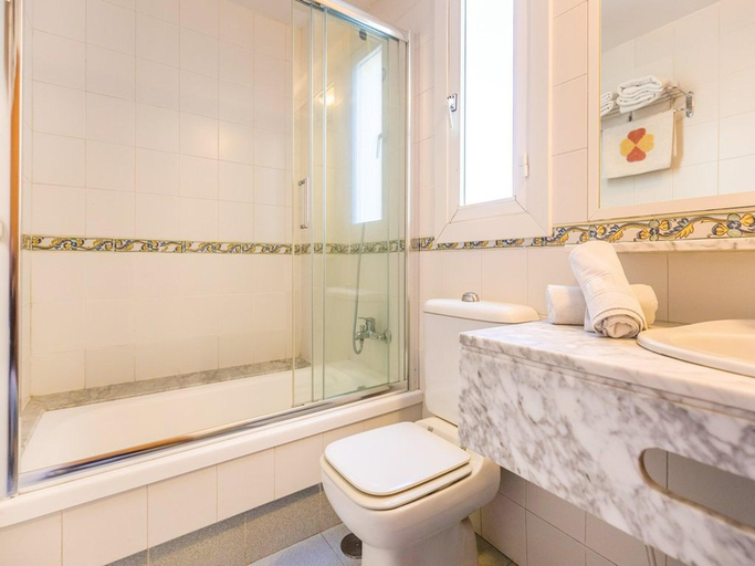 Bathroom 4, Apartment in Roquetas near Sea Beach, Almería