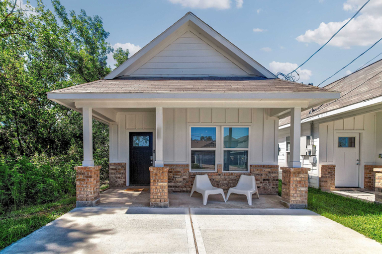 Exterior & Views 2, Cowboy Ranch House, Houston