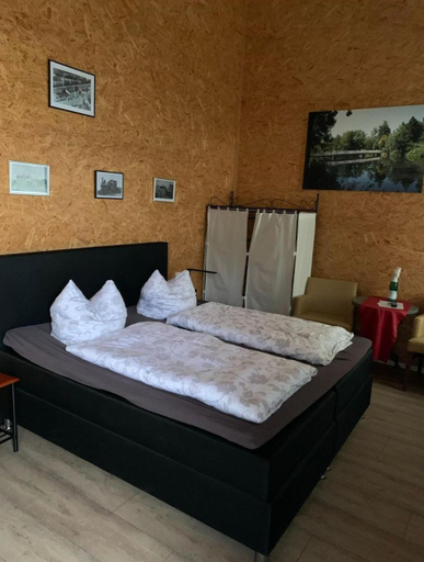 Bedroom 4, Wildeshauser Bahnhof, Oldenburg