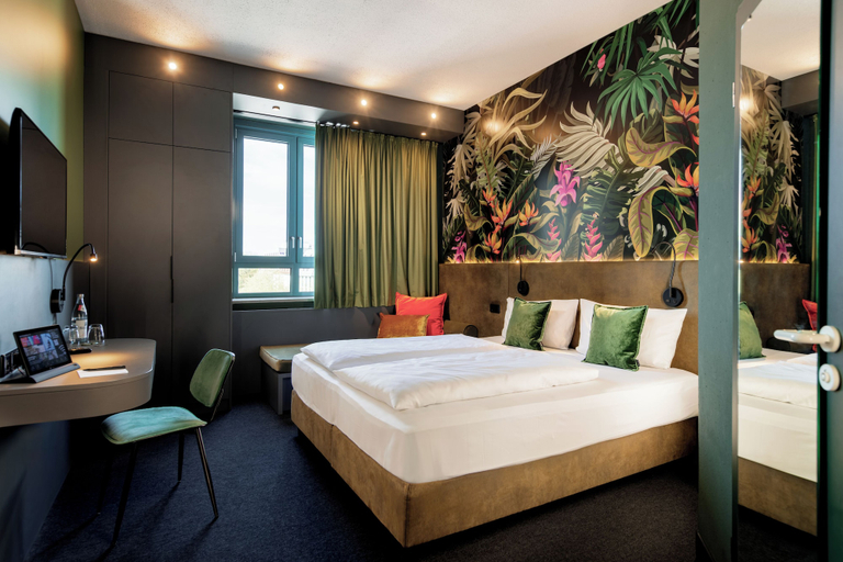 Bedroom 3, Rugs Hotel Augsburg, Trademark Collection by Wyndham, Augsburg