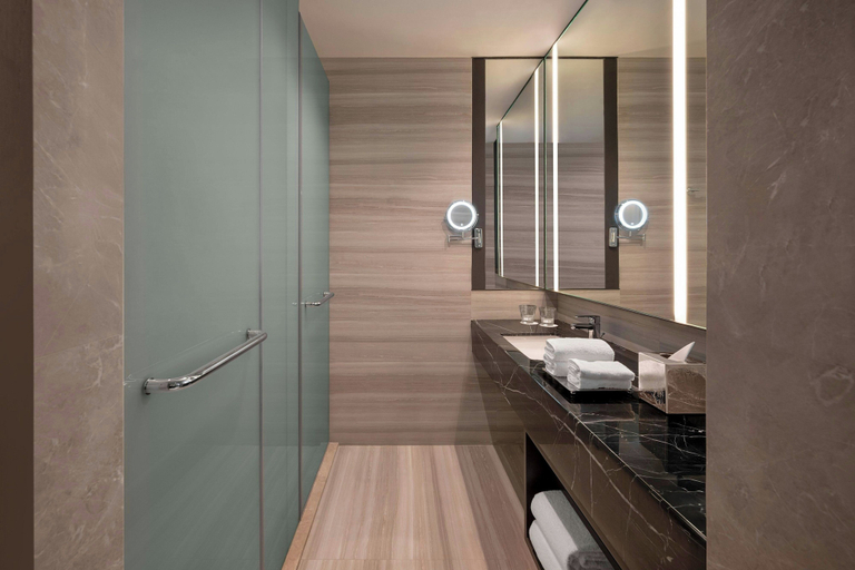 Bathroom 5, Bengaluru Marriott Hotel Whitefield, Bangalore