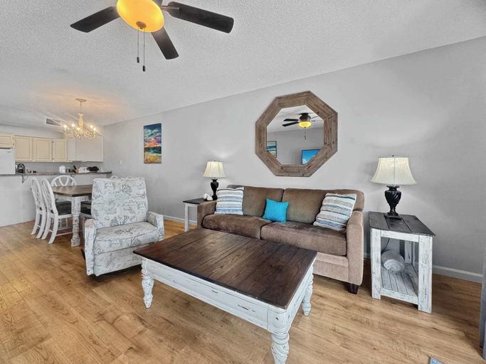 Others 5, Duplex Beach Home for 6 With Balcony & Resort-style Amenities, Baldwin