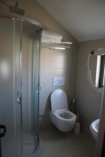 Bathroom 3, Hotel Hasmegaj, Shkodrës