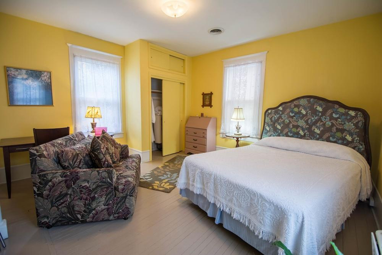 Bedroom 2, The Dailey Renewal Retreat B & B, Guilford