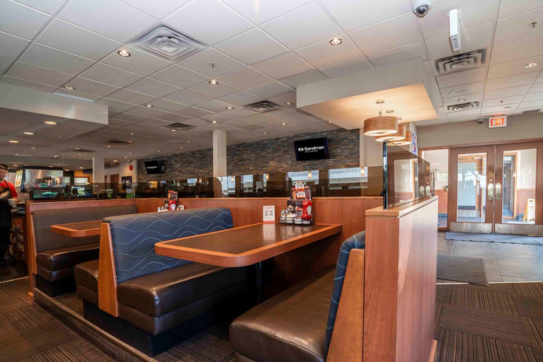 Food & Drinks 3, Sandman Hotel Penticton, Okanagan-Similkameen