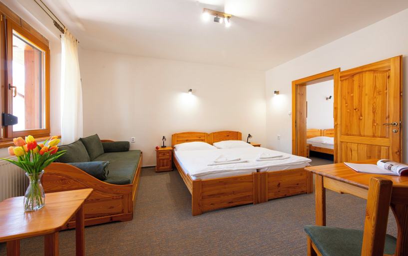 Bedroom 3, Penzión Snežienka, Poprad