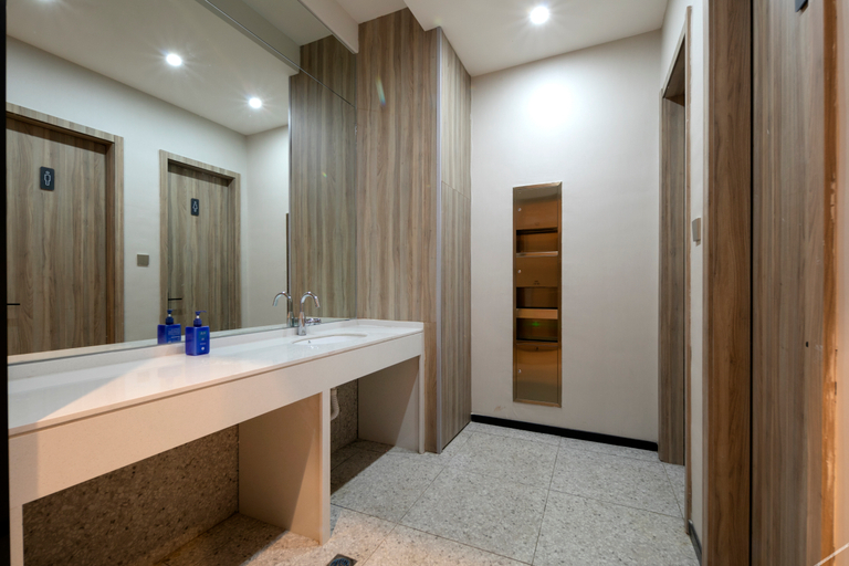 Bathroom 3, Hanting Hotel Huangshi North Station Baima Road, Huangshi