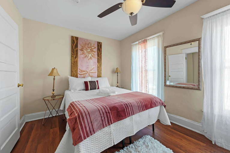 Bedroom 3, Summit Scholars 2 For 6!, Franklin