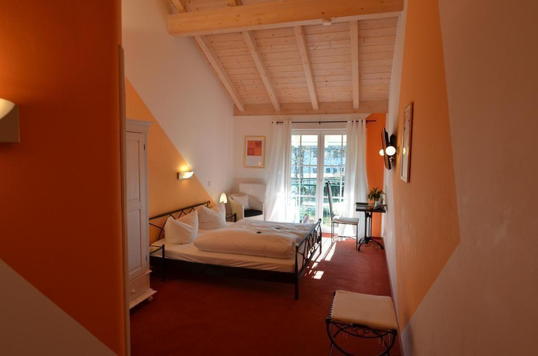 Bedroom 2, Landhaus Hotel Wolfratshausen, Bad Tölz-Wolfratshausen