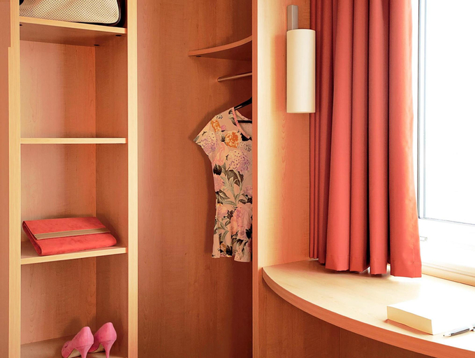 Bedroom 4, ibis Chateau Thierry, Aisne