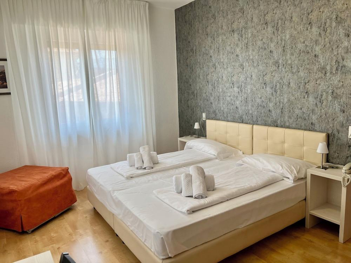 Bedroom 2, Albergo San Remo, Verona