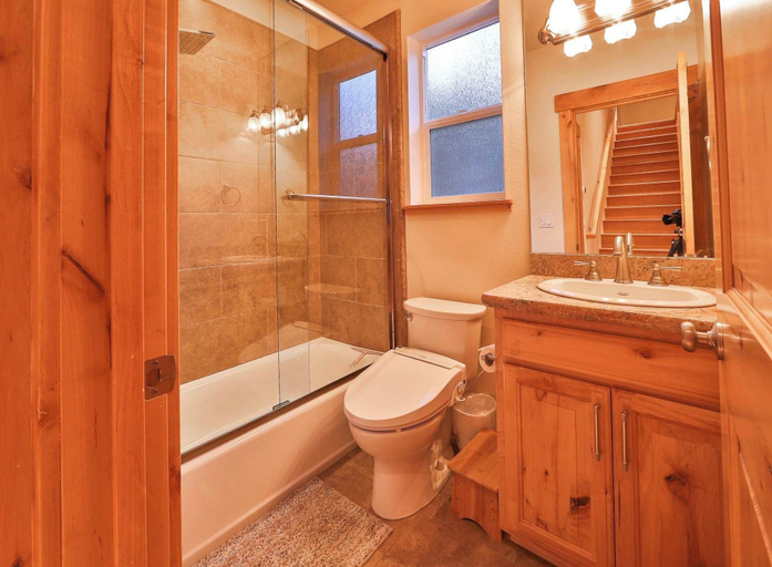 Bathroom 4, The Elevator House Sleeps 10!, Douglas