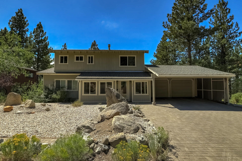 Exterior & Views 2, Hall Court Manor - Hot Tub, Pet Friendly, Pool Table!, Douglas