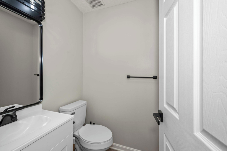 Bathroom 4, The Restful Ark, Grant