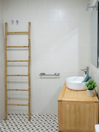 Bathroom 5, Boho Beach Flats, Valencia