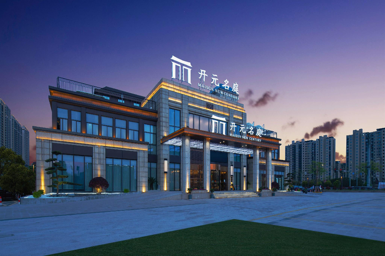 Exterior & Views