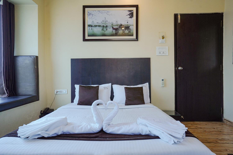 Others 5, Hotel Sheldon International, South 24 Parganas