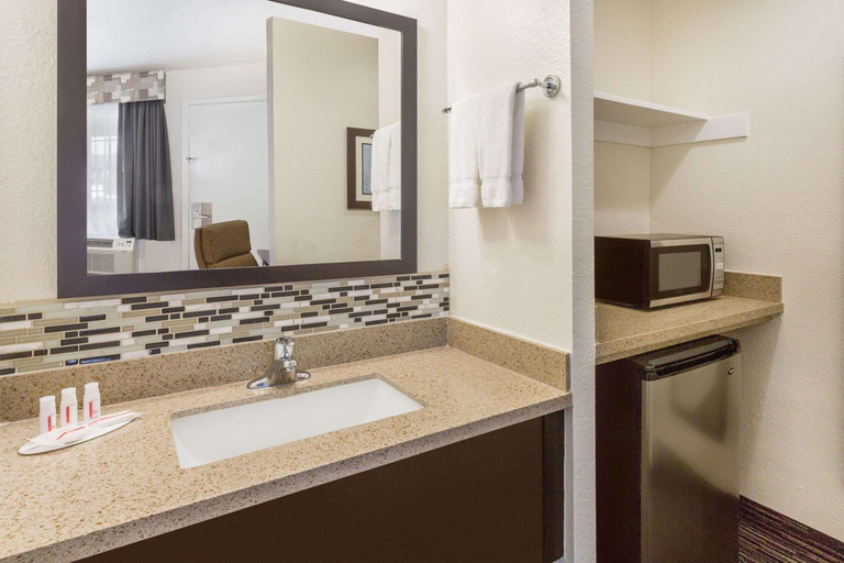 Bathroom 4, Ramada by Wyndham Monterey, Monterey