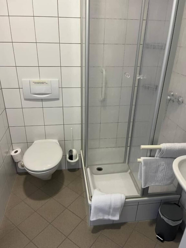 Bathroom 2, Klosterhof Neustadt am Main, Main-Spessart