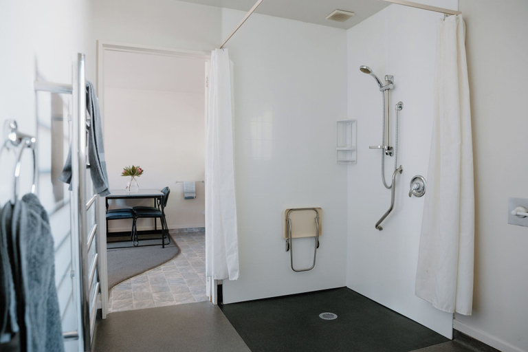 Bathroom 3, Amber Court Motel Nelson, Nelson