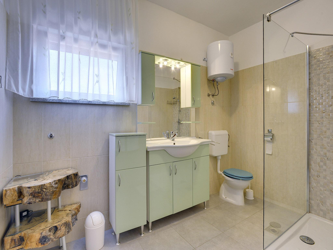 Bathroom 3, Apartment in Medulin near the Sea, Medulin